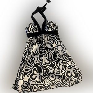 𝐁𝐥𝐚𝐜𝐤/𝐖𝐡𝐢𝐭𝐞 𝐇𝐚𝐥𝐭𝐞𝐫 𝐓𝐨𝐩 𝐃𝐫𝐞𝐬𝐬